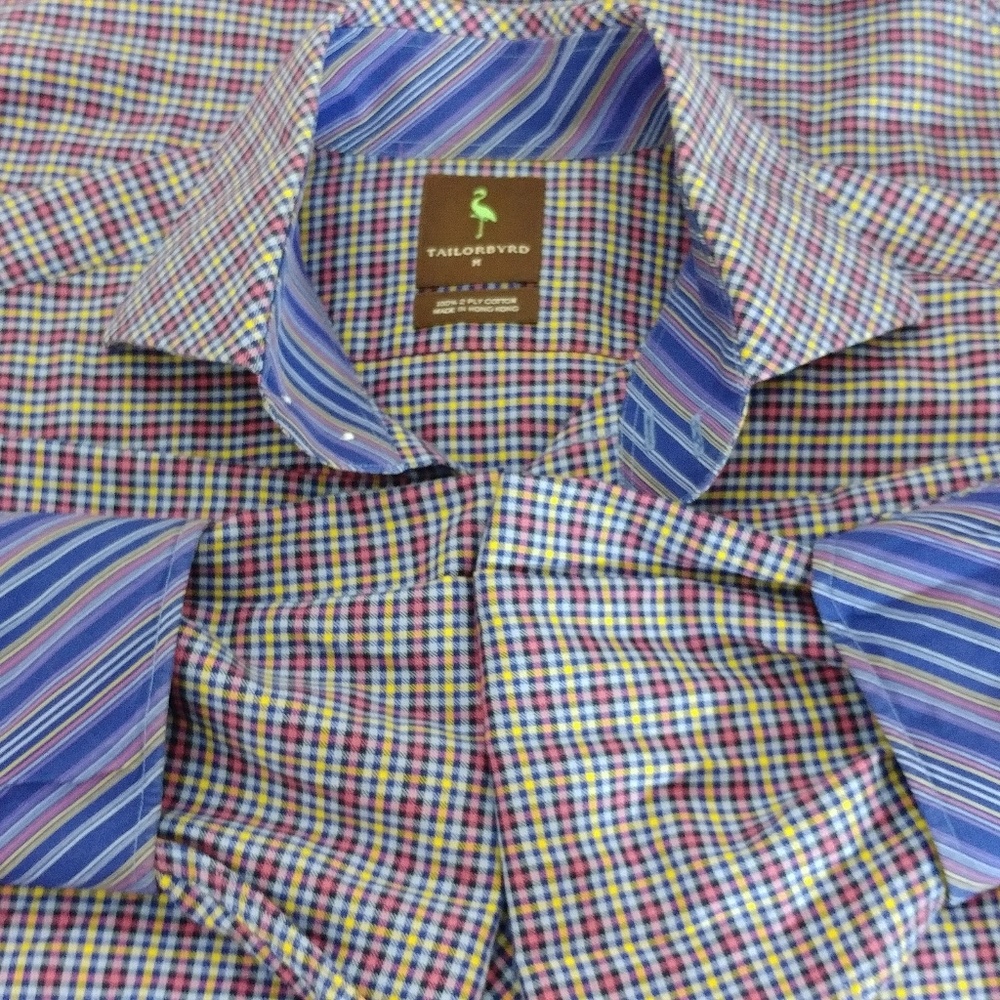 TAILORBYRD Button Down Shirt

Size Medium
